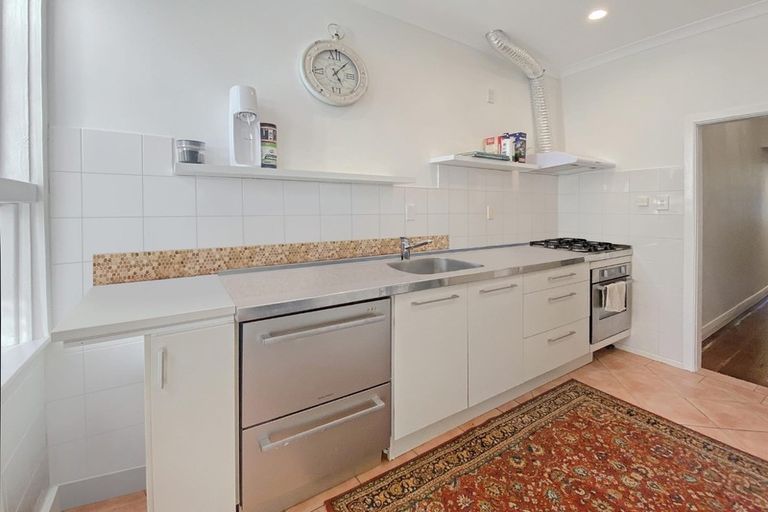 Photo of property in 51 Scarborough Terrace, Mount Victoria, Wellington, 6011