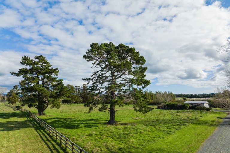 Photo of property in 124a Boord Crescent, Kumeu, 0891