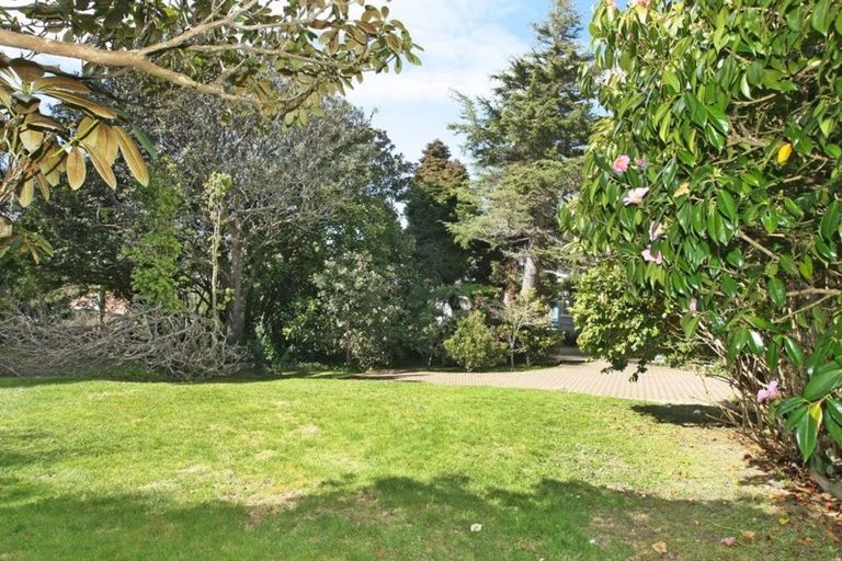 Photo of property in 19 Woodmancote Road, Khandallah, Wellington, 6035