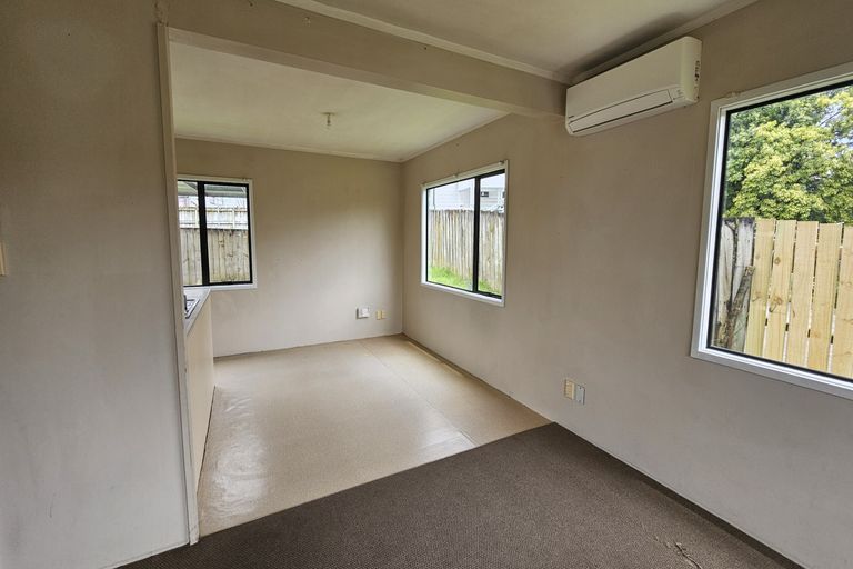 Photo of property in 278 Triangle Road, Massey, Auckland, 0614
