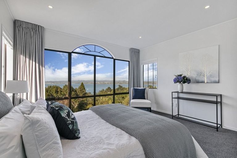 Photo of property in 2/60 Rangatira Road, Beach Haven, Auckland, 0626