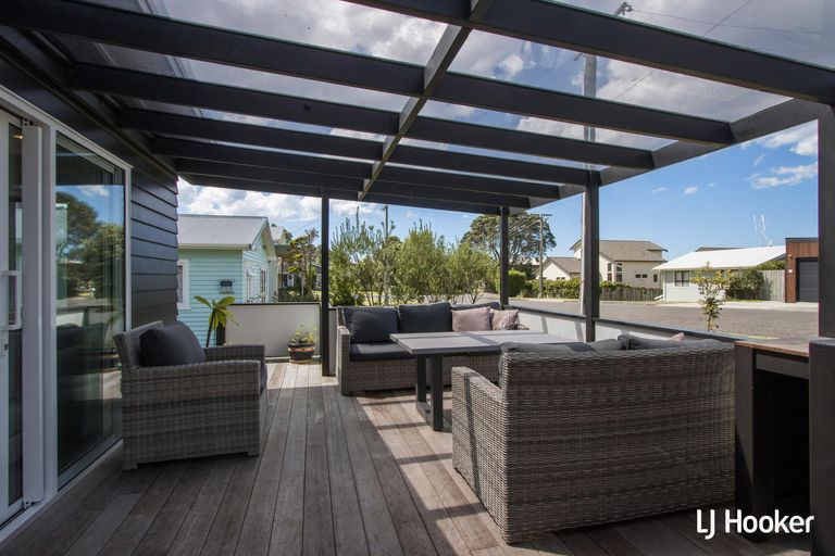 Photo of property in 7 Wallnutt Avenue, Waihi Beach, 3611