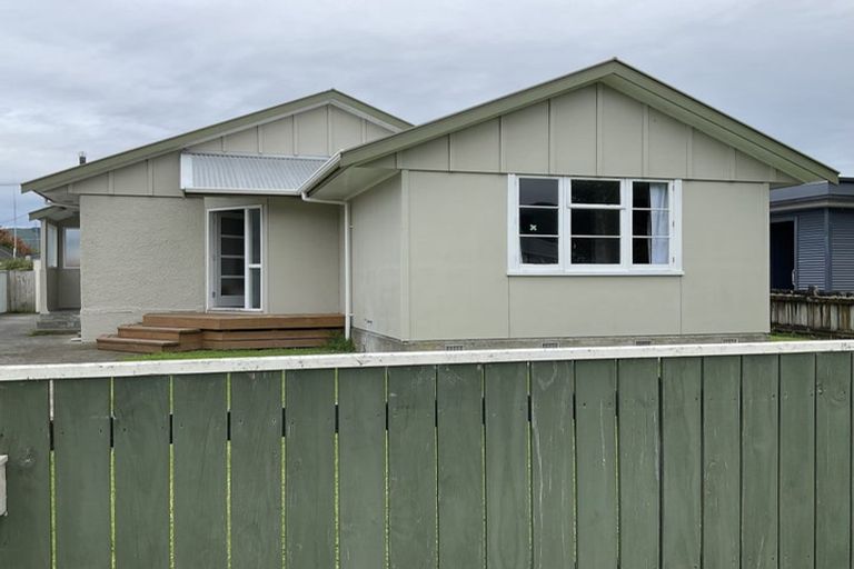 Photo of property in 49 Sladden Street, Naenae, Lower Hutt, 5011