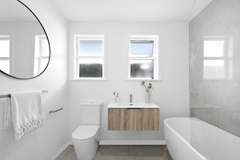 Photo of property in 26 Seaview Road, Otumoetai, Tauranga, 3110