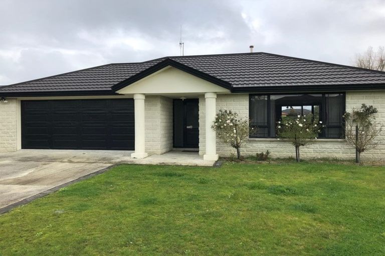 Photo of property in 20 Aspen Way, Kelvin Grove, Palmerston North, 4414