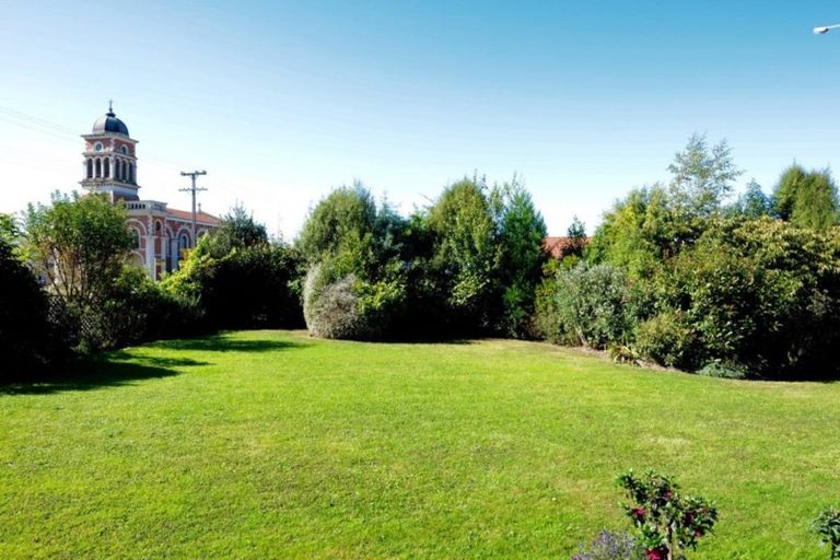 Photo of property in 1 Parsonage Road, Waimate, 7924