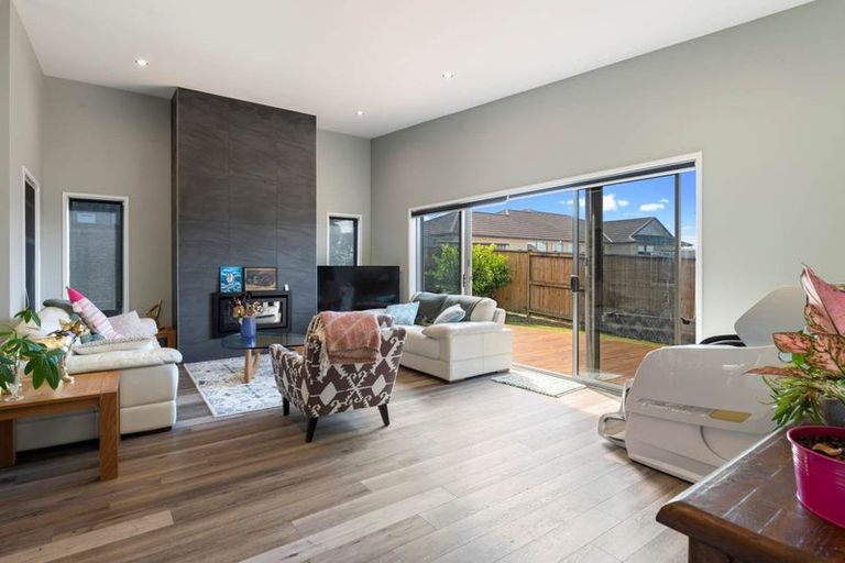 Photo of property in 200 Helenslee Road, Pokeno, 2472