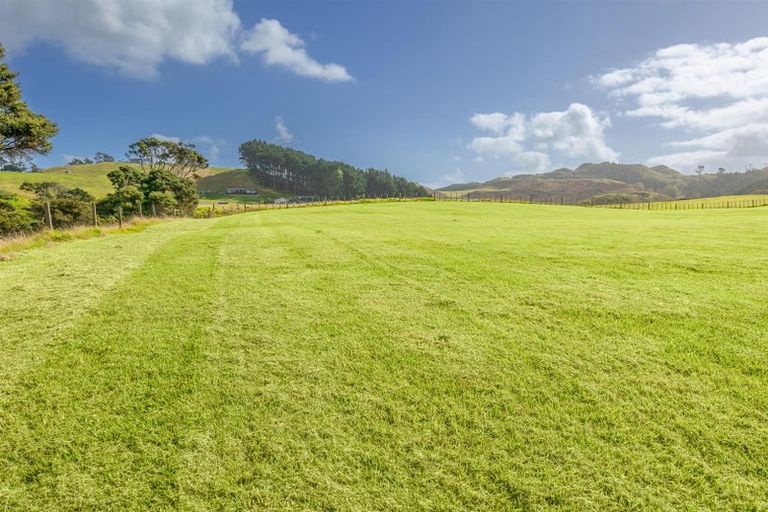 Photo of property in 13 Slater Road, South Head, 0874