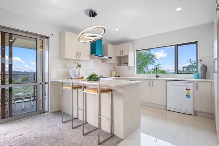 Photo of property in 2 Dhaka Lane, Ranui, Auckland, 0612