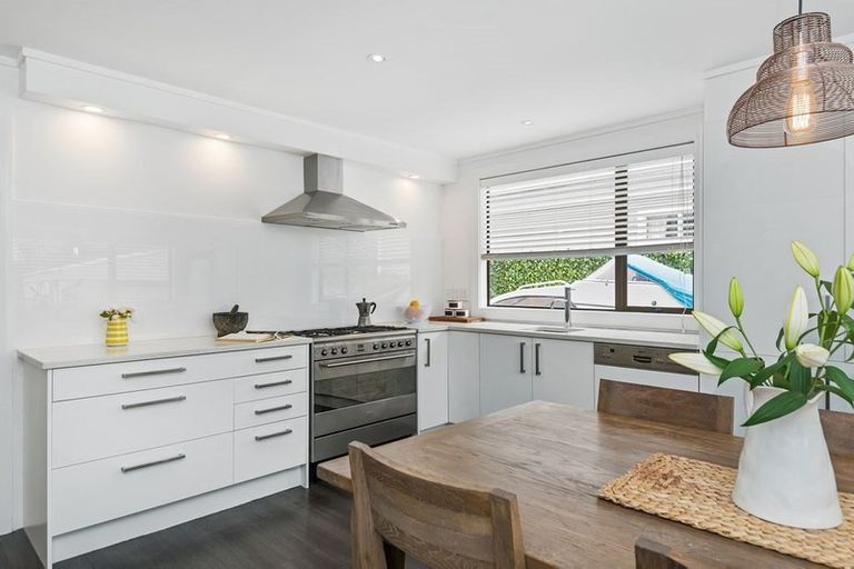 Photo of property in 20 Edgeware Road, St Albans, Christchurch, 8014