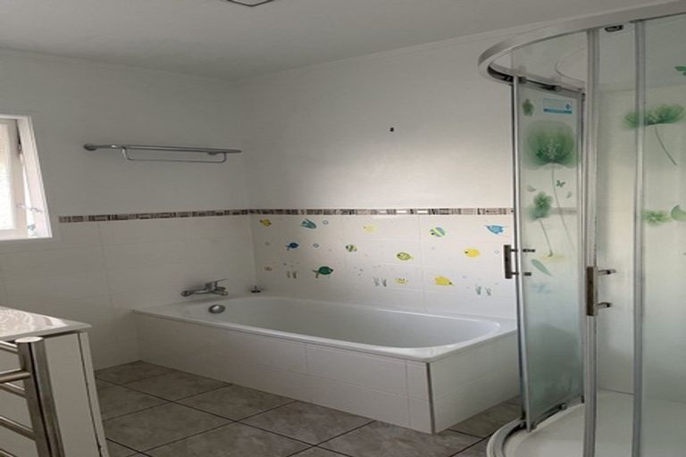 Photo of property in 39 Becroft Drive, Forrest Hill, Auckland, 0620