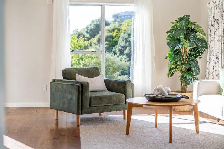 Photo of property in 18 Yarrow Place, Papakowhai, Porirua, 5024