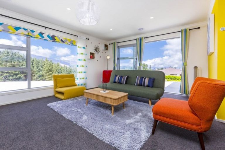 Photo of property in 25b Mount Marua Way, Timberlea, Upper Hutt, 5018