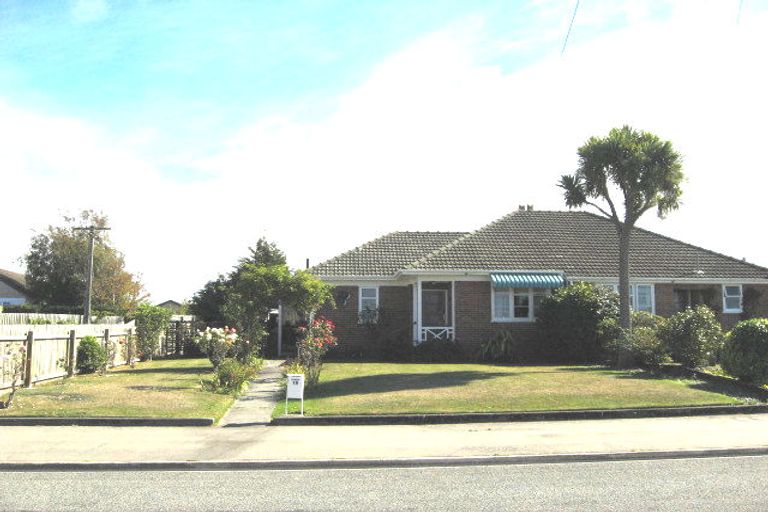 Photo of property in 18-20 Angland Avenue, Kensington, Timaru, 7910