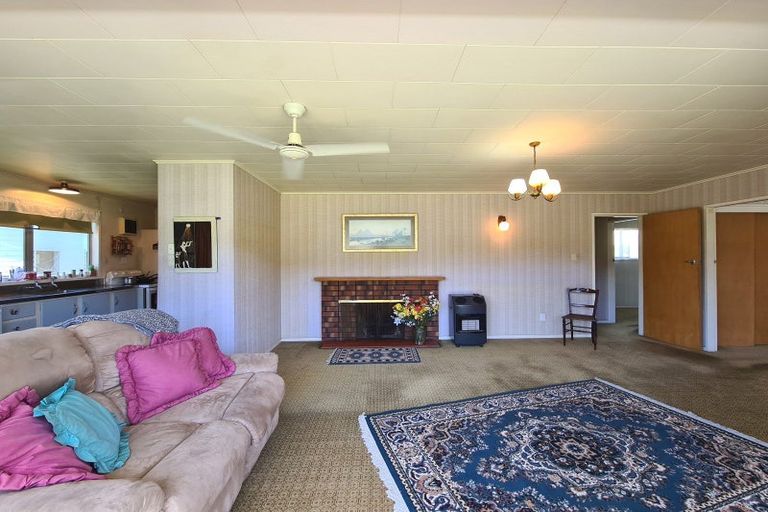 Photo of property in 68 Watt Street, Coromandel, 3506