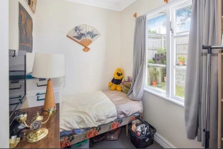 Photo of property in 57 Maupuia Road, Maupuia, Wellington, 6022