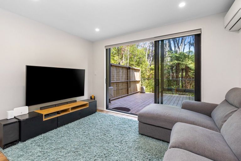 Photo of property in 29 Tokai Place, Glen Eden, 0602