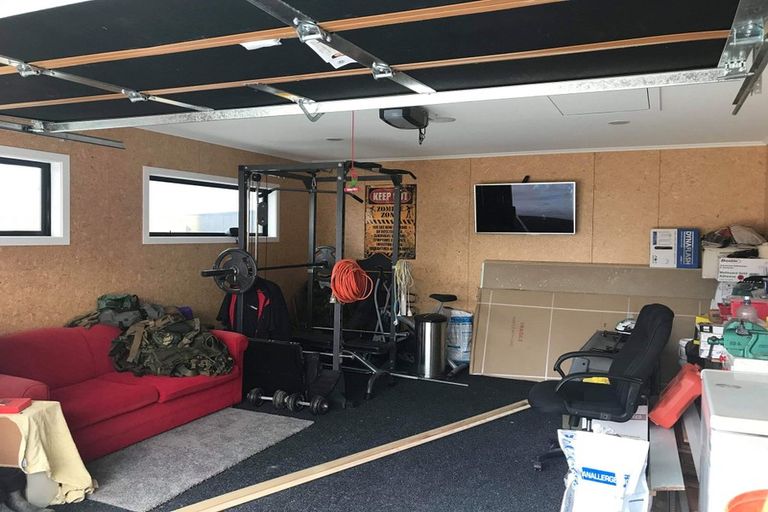 Photo of property in 9a Belvedere Crescent, Takaro, Palmerston North, 4412