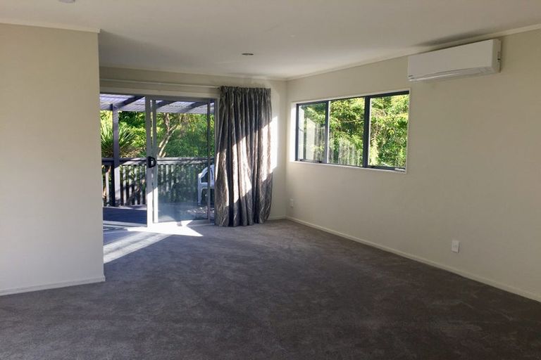 Photo of property in 49a Clayburn Road, Glen Eden, Auckland, 0602