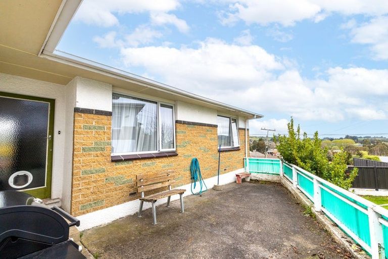 Photo of property in 68 Waldron Crescent, Green Island, Dunedin, 9018