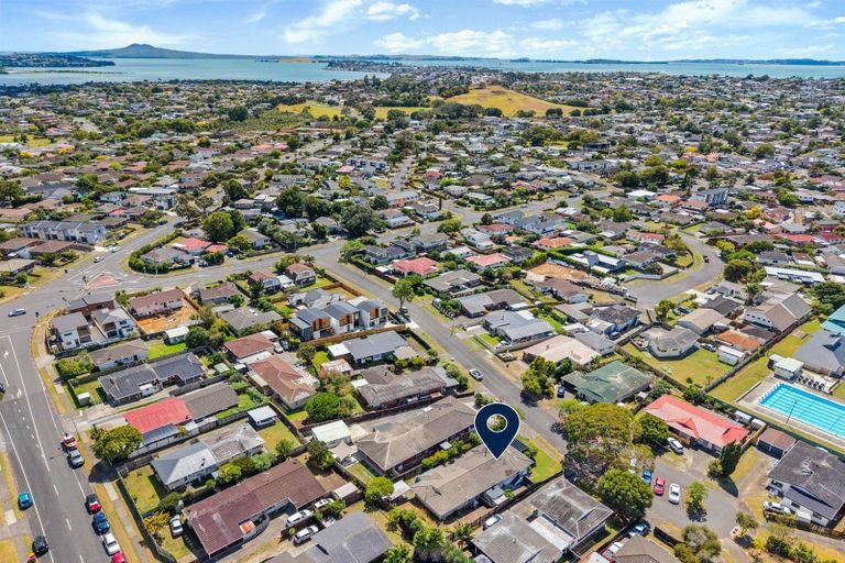 Photo of property in 1/19 Liam Place, Half Moon Bay, Auckland, 2012