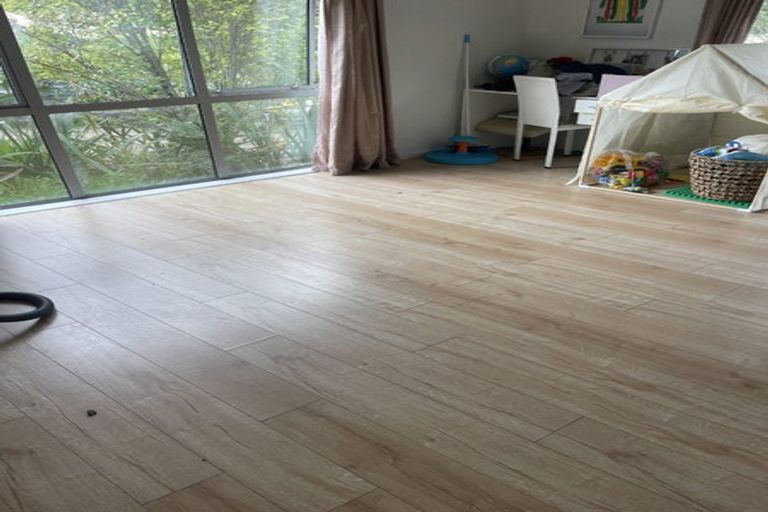 Photo of property in 98 Tiriwa Drive, Massey, Auckland, 0614