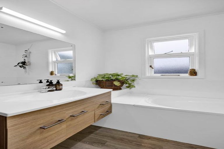 Photo of property in 13 Konini Street, Inglewood, 4330