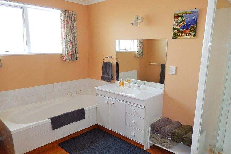 Photo of property in 17 Doon Street, Oamaru North, Oamaru, 9400