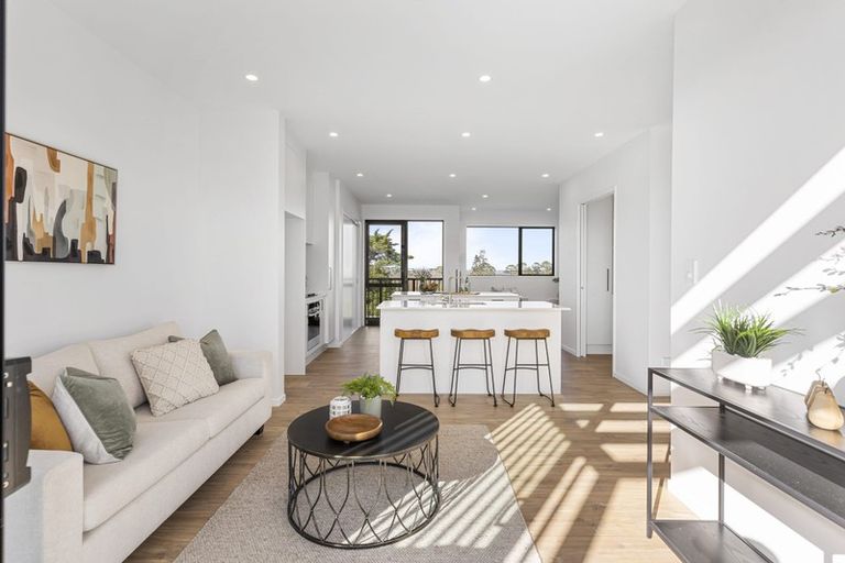 Photo of property in 11 Rita Meredith Road, Wai O Taiki Bay, Auckland, 1072