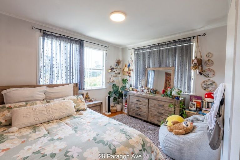 Photo of property in 28 Paragon Avenue, Beach Haven, Auckland, 0626