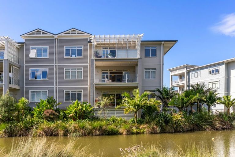 Photo of property in 77 Parkside Drive, Orewa, 0931
