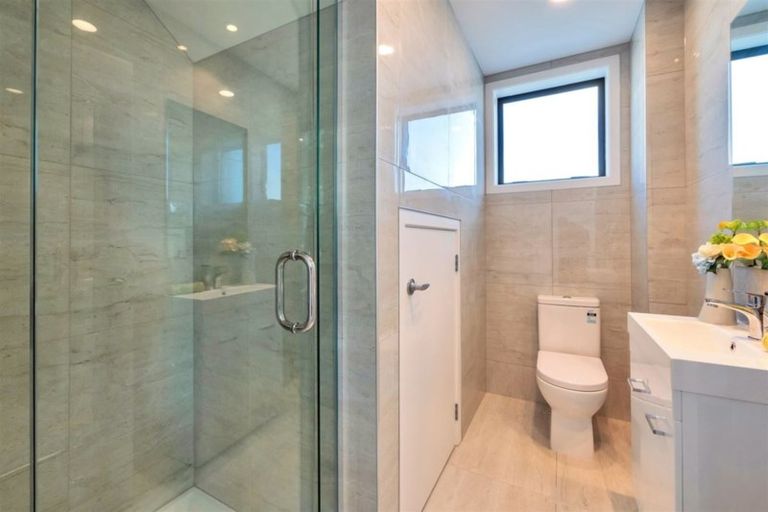 Photo of property in 107a Sturges Road, Henderson, Auckland, 0612