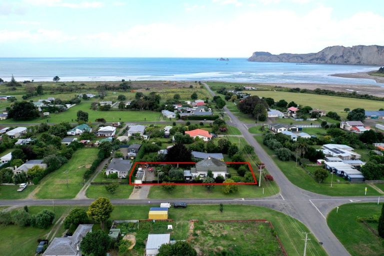 Photo of property in 19 Solander Street, Tolaga Bay, 4077