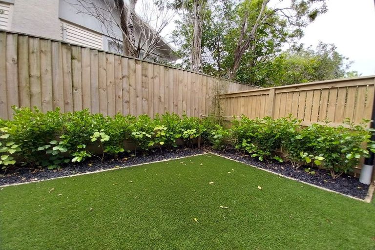 Photo of property in 29c Dawnhaven Drive, Te Atatu Peninsula, Auckland, 0610