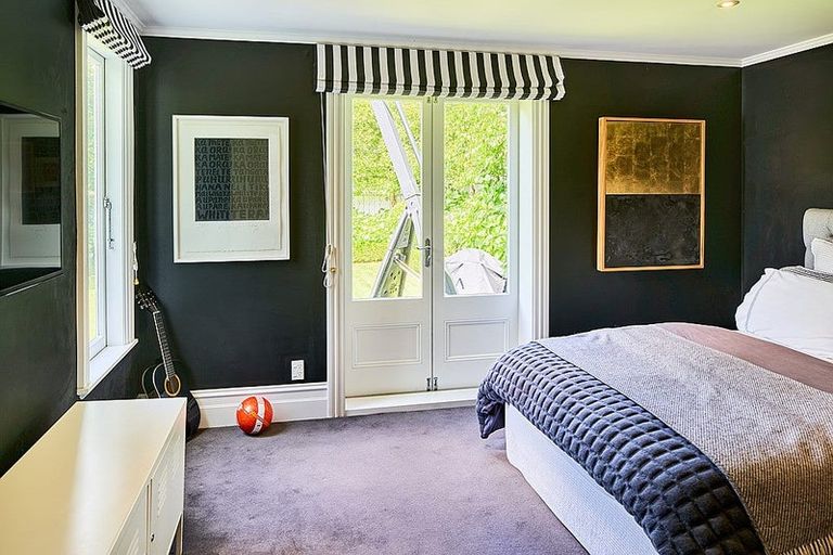 Photo of property in 18 Farm Road, Northland, Wellington, 6012