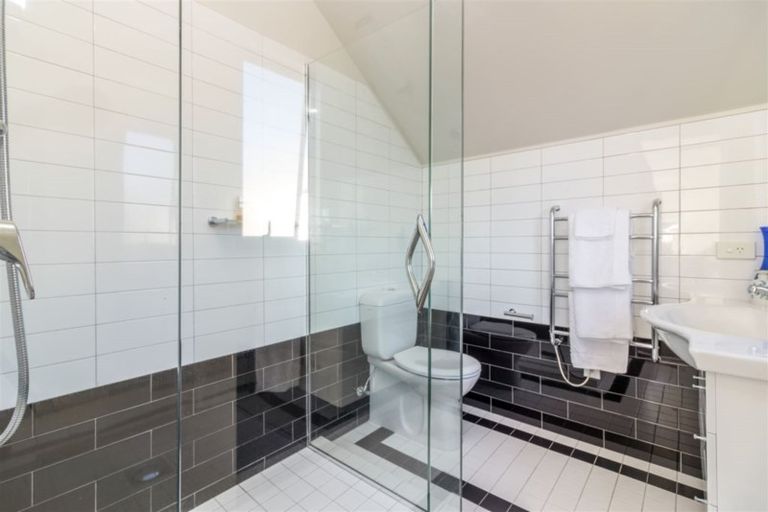 Photo of property in 2/89 Waimairi Road, Upper Riccarton, Christchurch, 8041