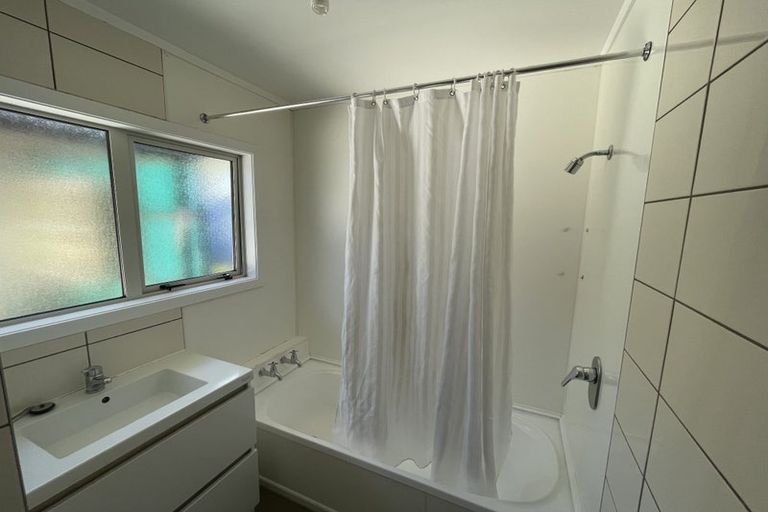 Photo of property in 2/18 Holsworthy Road, Lower Vogeltown, New Plymouth, 4310