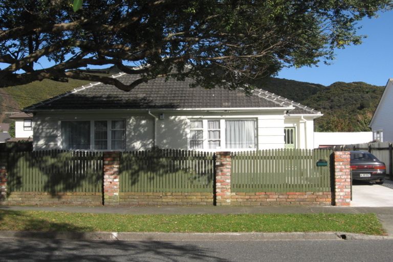 Photo of property in 38 Pilcher Crescent, Naenae, Lower Hutt, 5011