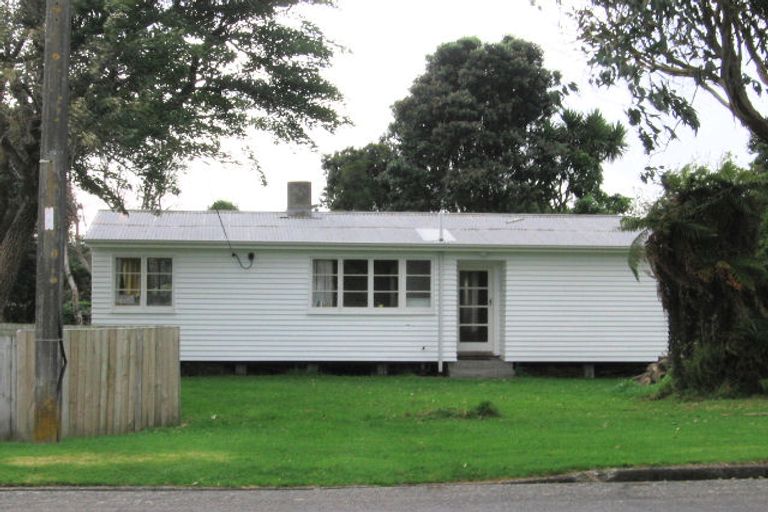 Photo of property in 41 Waimea Road, Waikanae Beach, Waikanae, 5036