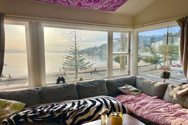 Photo of property in 186 Oriental Parade, Oriental Bay, Wellington, 6011