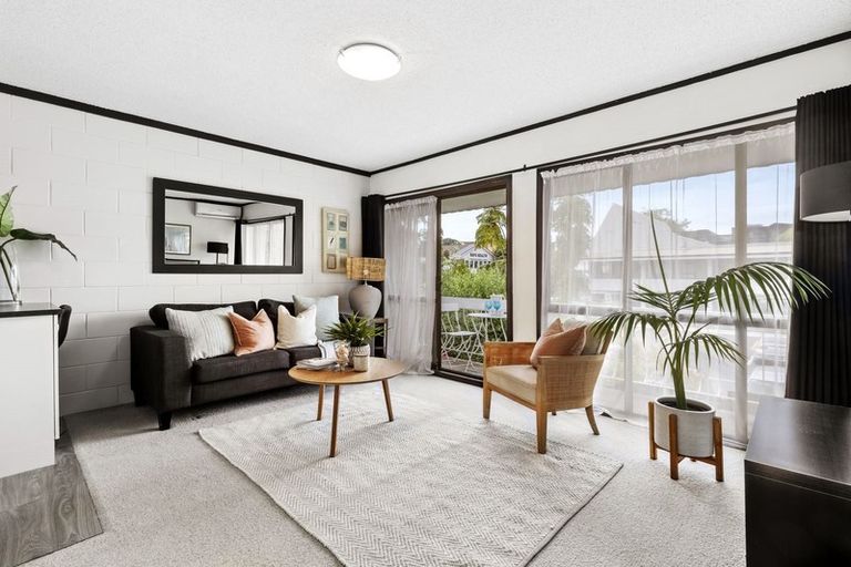 Photo of property in 9/1 Glen Road, Browns Bay, Auckland, 0630