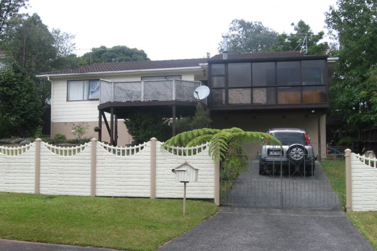 Photo of property in 3 Garner Place, Glenfield, Auckland, 0629