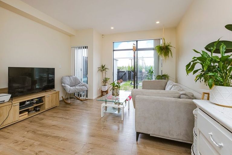 Photo of property in 107 Te Aparangi Road, Papakura, 2110