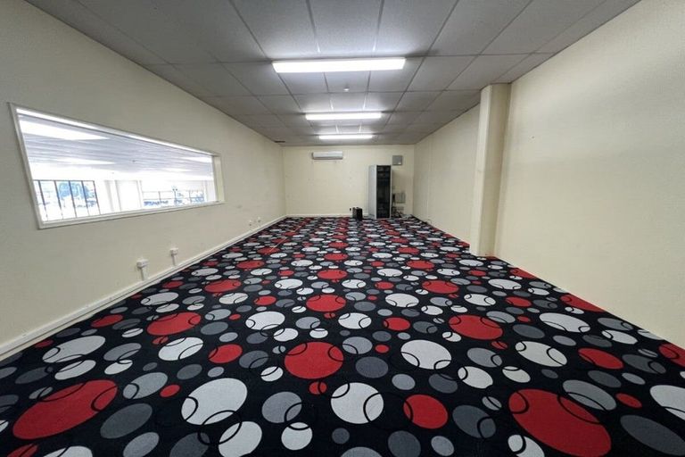 Photo of property in 1/221 Great South Road, Takanini, Drury, 2112