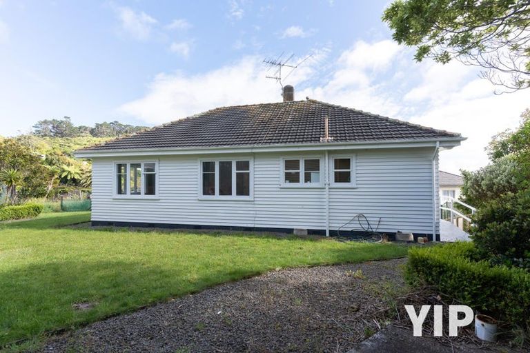 Photo of property in 15 Hollies Crescent, Johnsonville, Wellington, 6037