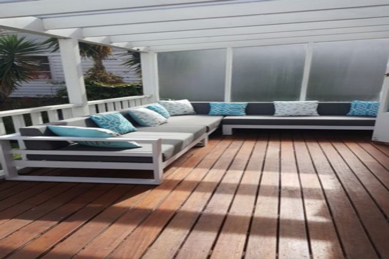 Photo of property in 31 Norwood Road, Bayswater, Auckland, 0622