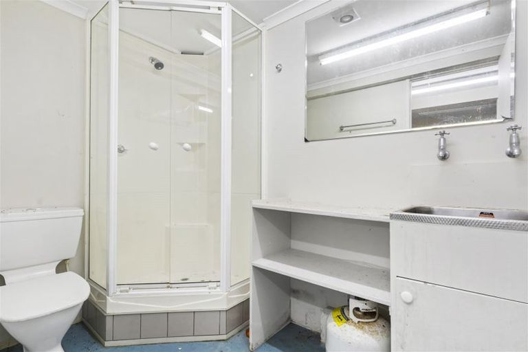 Photo of property in 29a Glenfern Road, Mellons Bay, Auckland, 2014