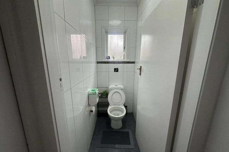 Photo of property in 22 Saint Ronans Avenue, Waterloo, Lower Hutt, 5011