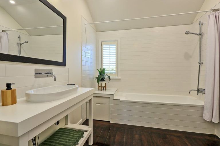 Photo of property in 56 Joll Road, Havelock North, 4130