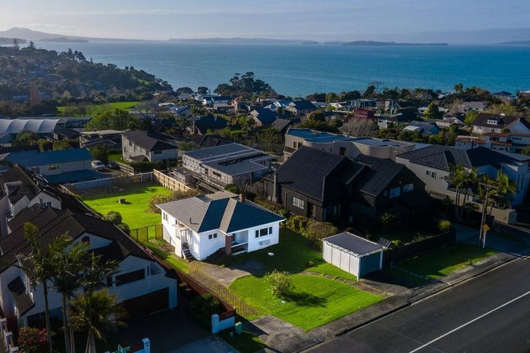 Photo of property in 92 Mellons Bay Road, Mellons Bay, Auckland, 2014